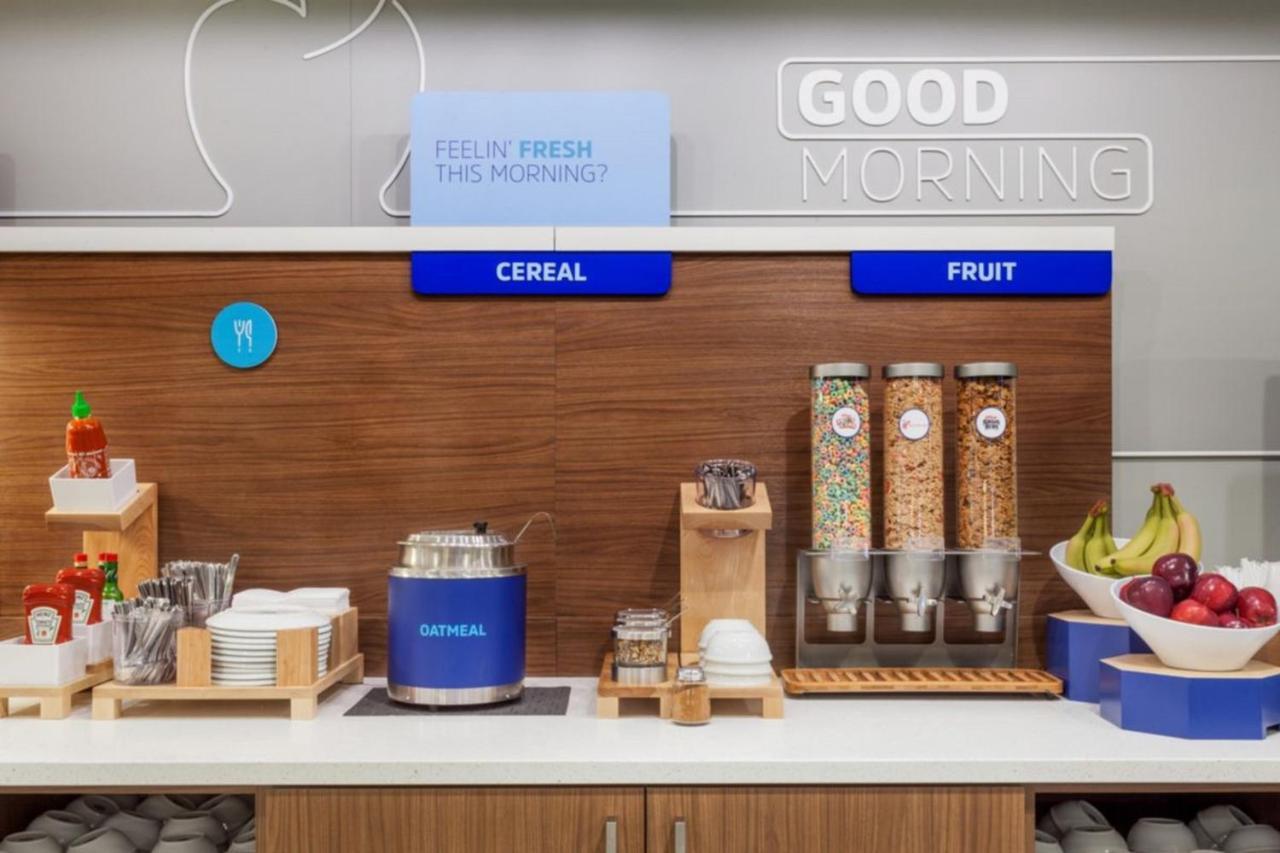 Holiday Inn Express Rochester Hills By Ihg Экстерьер фото